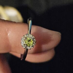 Elegant Silver and Peridot Gemstone Ring